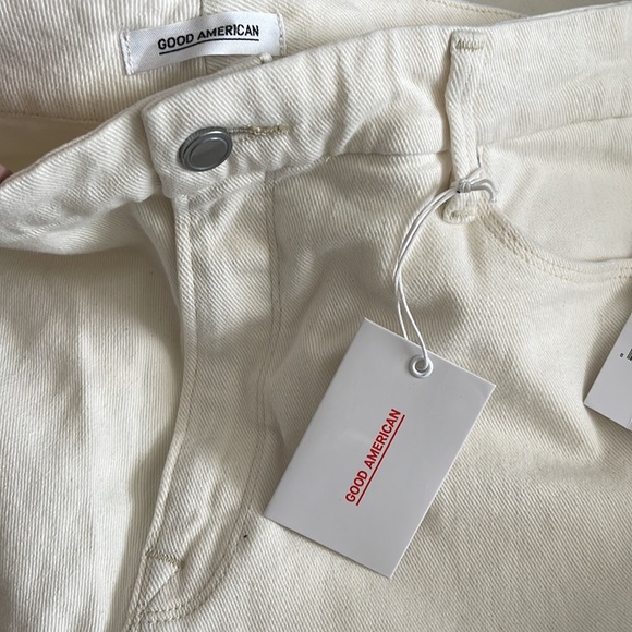 NEW GOOD AMERICAN SKINNY CROP JEANS - Picture 2 of 3